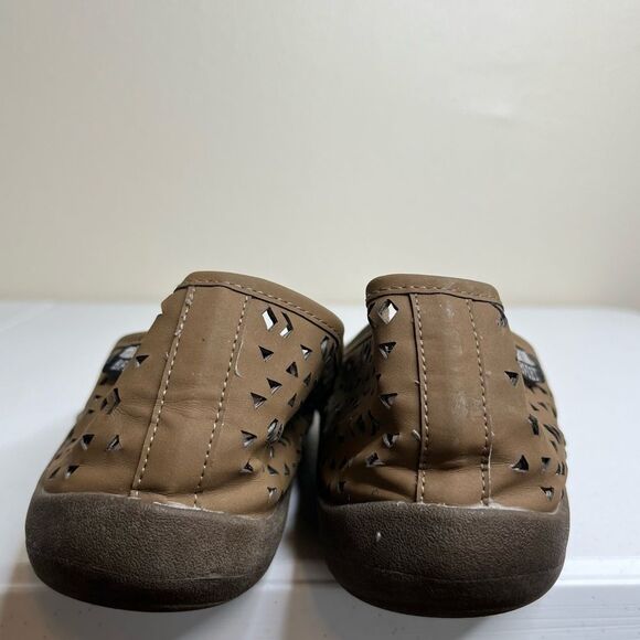 Muk Luk Sport Sandy Light Brown Cut Out Details Flat Loafer Moccasin Women 8 EVA - Picture 11 of 16
